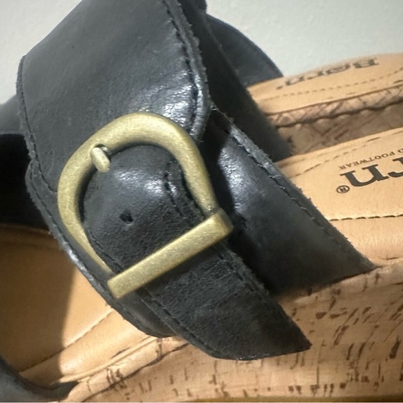 Born Woman's Black Leather Wedge Sandal EUC Size 9 - Picture 6 of 8